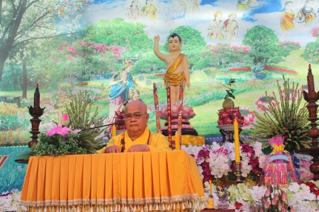 Đồng Tháp: Diễu Hành Xe Hoa và Văn Nghệ Phật Đản