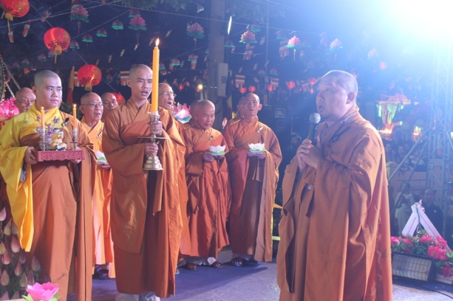 Đồng Tháp: Diễu Hành Xe Hoa và Văn Nghệ Phật Đản