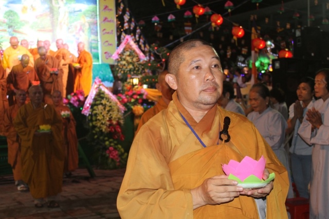 Đồng Tháp: Diễu Hành Xe Hoa và Văn Nghệ Phật Đản