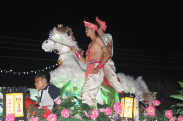 Đồng Tháp: Diễu Hành Xe Hoa và Văn Nghệ Phật Đản