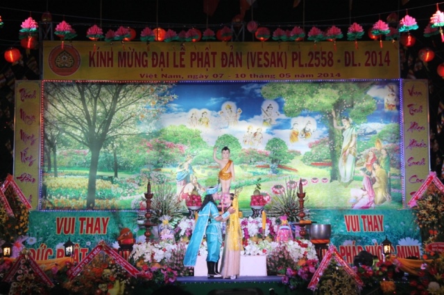 Đồng Tháp: Diễu Hành Xe Hoa và Văn Nghệ Phật Đản