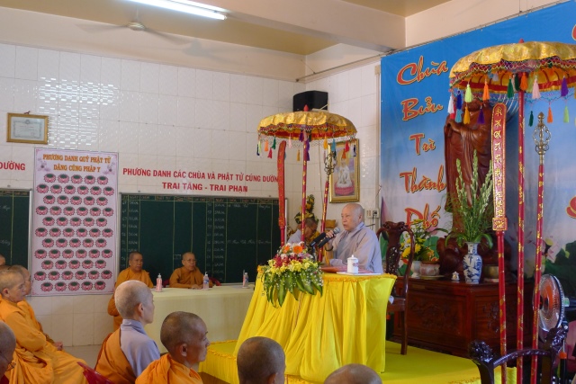 Cần Thơ: NT. Thích Nữ Như Như thuyết giảng tại trường hạ chùa Bửu Trì