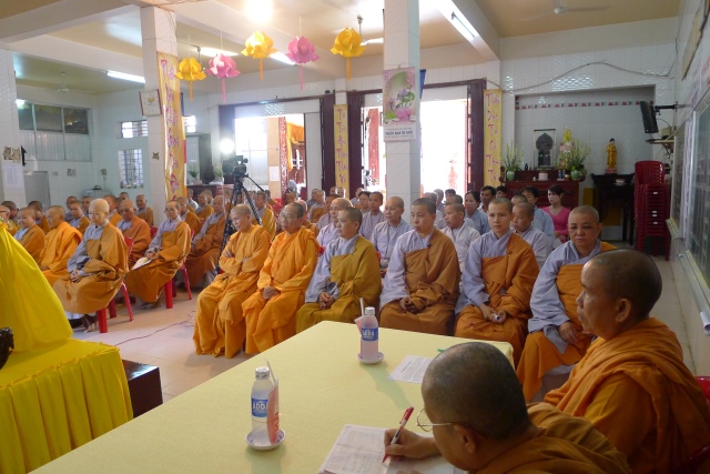 Cần Thơ: NT. Thích Nữ Như Như thuyết giảng tại trường hạ chùa Bửu Trì