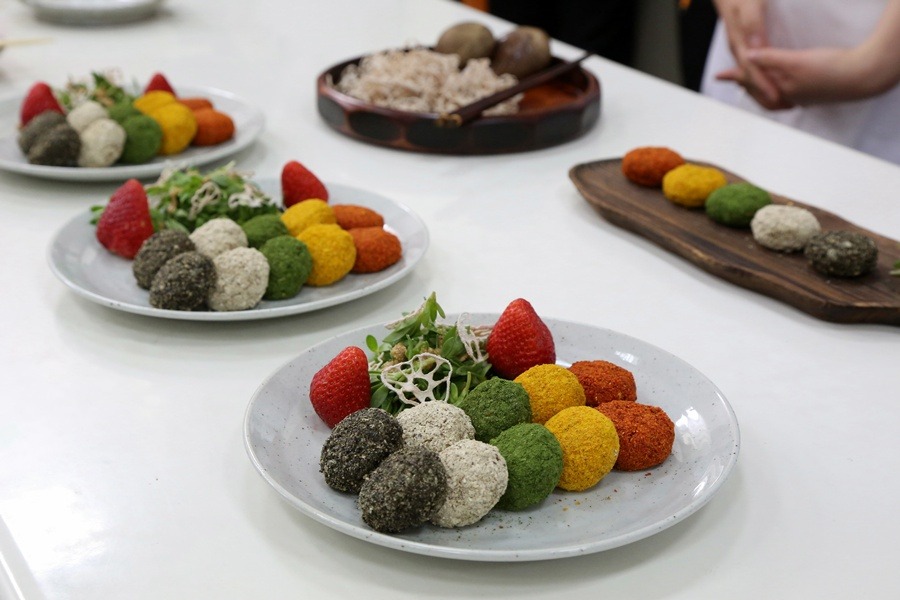 Hàn Quốc : Chùa Phụng Ân sinh hoạt Lễ Phật Đản