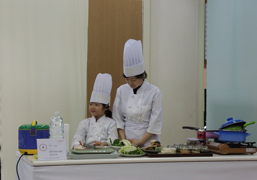 Hàn Quốc : Chùa Phụng Ân sinh hoạt Lễ Phật Đản