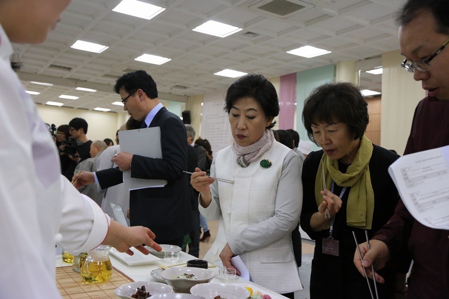Hàn Quốc : Chùa Phụng Ân sinh hoạt Lễ Phật Đản