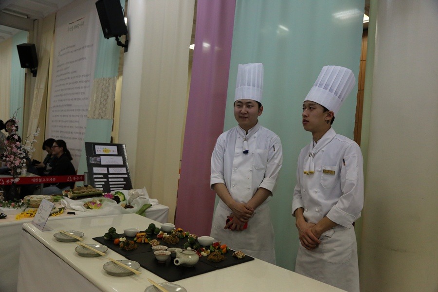 Hàn Quốc : Chùa Phụng Ân sinh hoạt Lễ Phật Đản