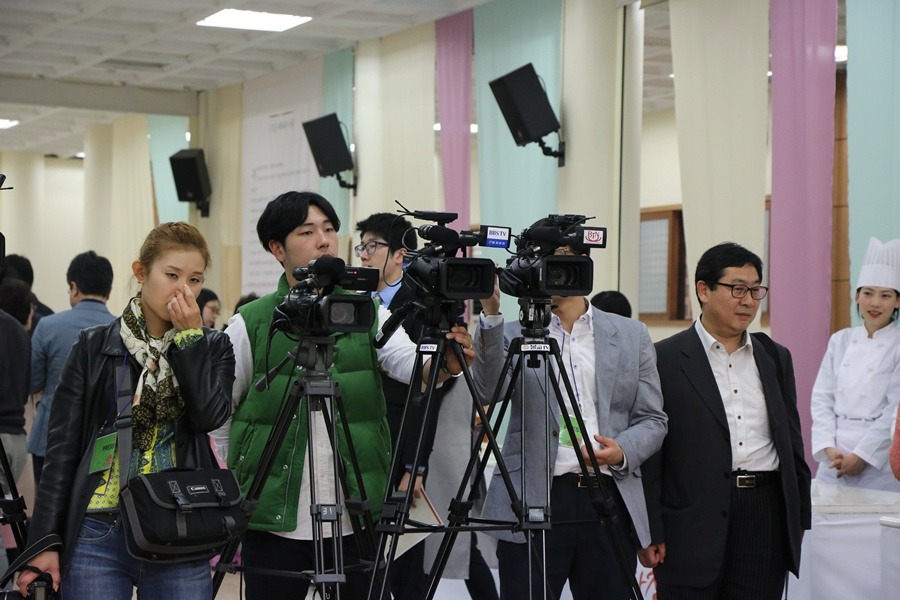 Hàn Quốc : Chùa Phụng Ân sinh hoạt Lễ Phật Đản