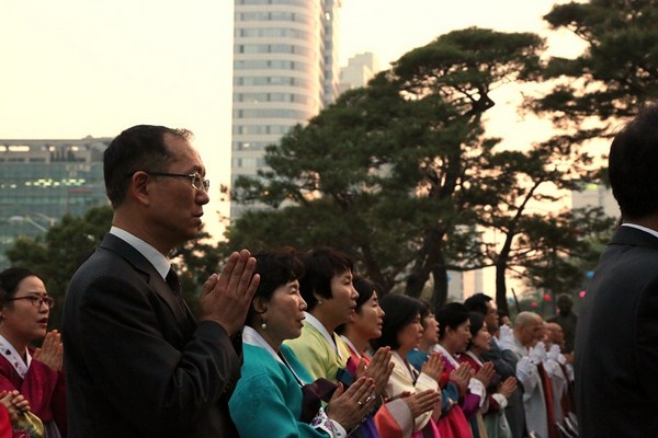 Hàn Quốc : Chùa Phụng Ân sinh hoạt Lễ Phật Đản