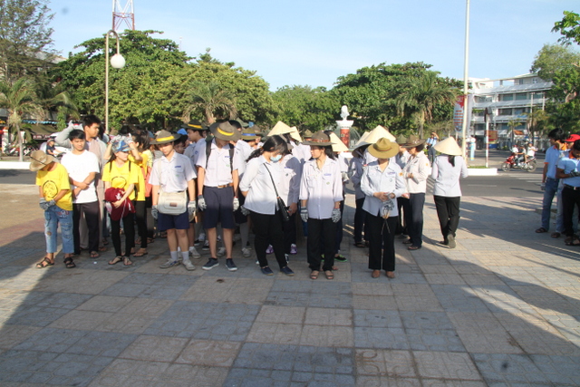 Làm sạch Môi trường biển Nha Trang – Hướng tới Đại lễ Phật Đản Vesak – 2014