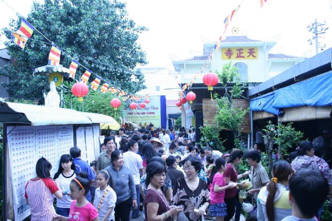 TP.HCM: Trao kỷ Lục Kinh Thư Pháp Vu Lan và Lễ Hội Ẩm Thực Chay Chùa Thiên Chánh