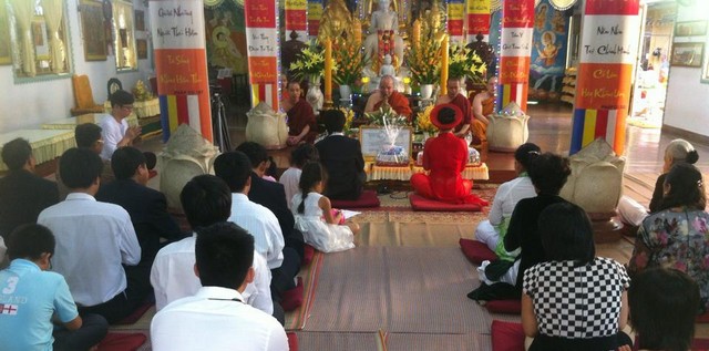 TP. HCM: Lễ hằng thuận tại chùa Phổ Minh