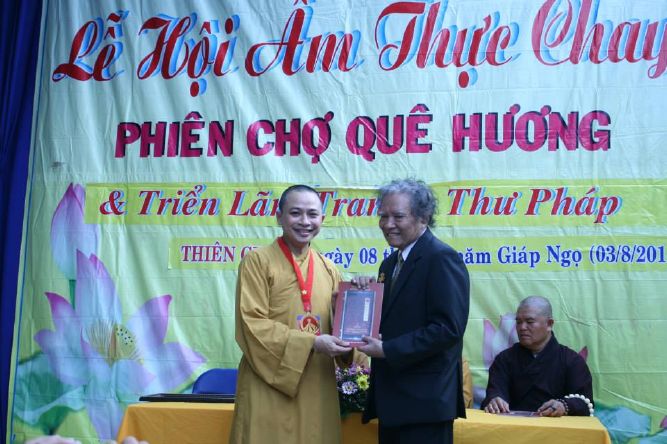 TP.HCM: Trao kỷ Lục Kinh Thư Pháp Vu Lan và Lễ Hội Ẩm Thực Chay Chùa Thiên Chánh