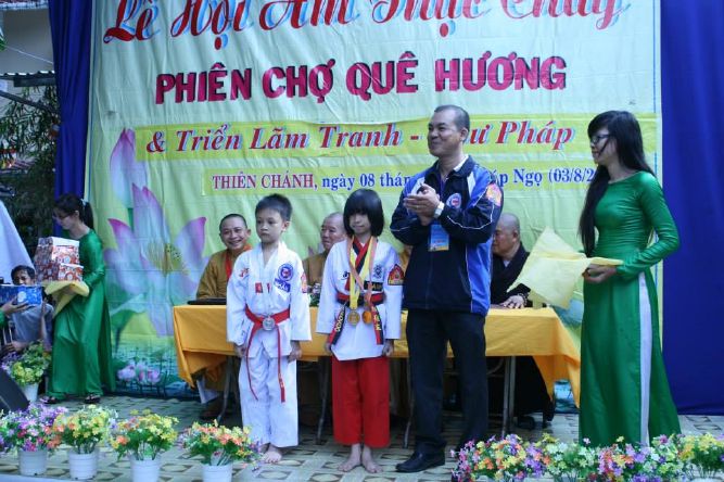 TP.HCM: Trao kỷ Lục Kinh Thư Pháp Vu Lan và Lễ Hội Ẩm Thực Chay Chùa Thiên Chánh