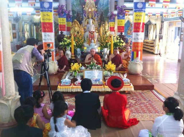 TP. HCM: Lễ hằng thuận tại chùa Phổ Minh
