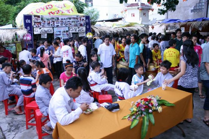 TP.HCM: Trao kỷ Lục Kinh Thư Pháp Vu Lan và Lễ Hội Ẩm Thực Chay Chùa Thiên Chánh