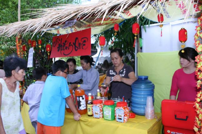 TP.HCM: Trao kỷ Lục Kinh Thư Pháp Vu Lan và Lễ Hội Ẩm Thực Chay Chùa Thiên Chánh