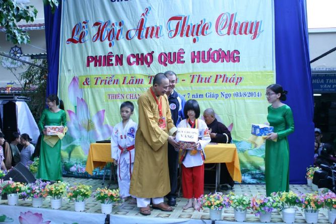 TP.HCM: Trao kỷ Lục Kinh Thư Pháp Vu Lan và Lễ Hội Ẩm Thực Chay Chùa Thiên Chánh