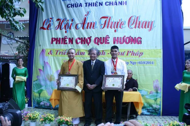 TP.HCM: Trao kỷ Lục Kinh Thư Pháp Vu Lan và Lễ Hội Ẩm Thực Chay Chùa Thiên Chánh