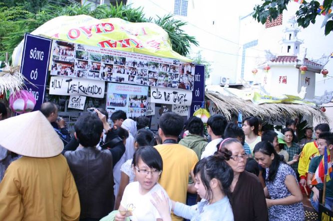 TP.HCM: Trao kỷ Lục Kinh Thư Pháp Vu Lan và Lễ Hội Ẩm Thực Chay Chùa Thiên Chánh