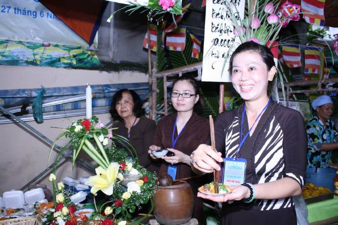 TP.HCM: Trao kỷ Lục Kinh Thư Pháp Vu Lan và Lễ Hội Ẩm Thực Chay Chùa Thiên Chánh