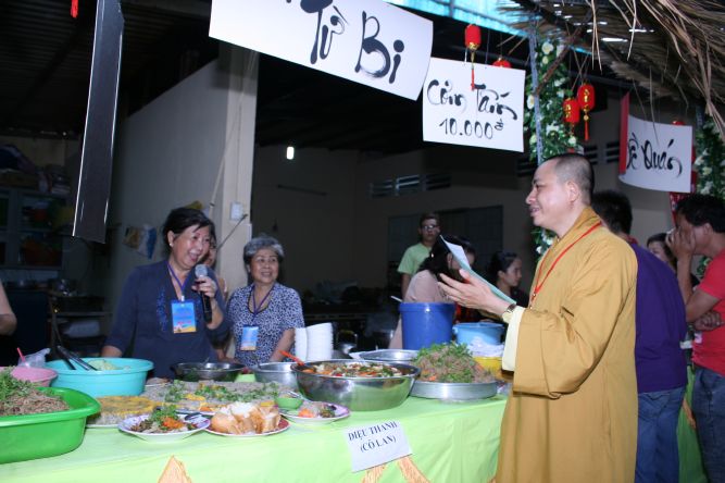 TP.HCM: Trao kỷ Lục Kinh Thư Pháp Vu Lan và Lễ Hội Ẩm Thực Chay Chùa Thiên Chánh