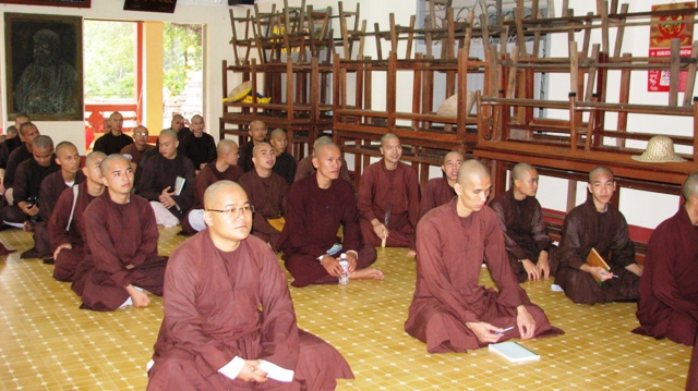 Khánh Hòa: 43 Ni sinh lớp sử Phật giáo Trường TCPH đi thực tế tìm hiểu lịch sử