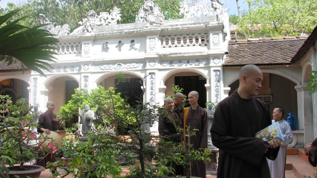 Khánh Hòa: 43 Ni sinh lớp sử Phật giáo Trường TCPH đi thực tế tìm hiểu lịch sử