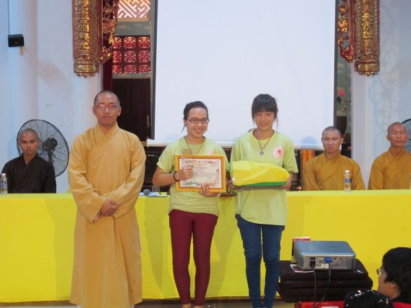 Đồng Tháp: Đong đầy cảm xúc lễ bế mạc khóa tu Tuổi trẻ &amp; Cuộc sống lần VII