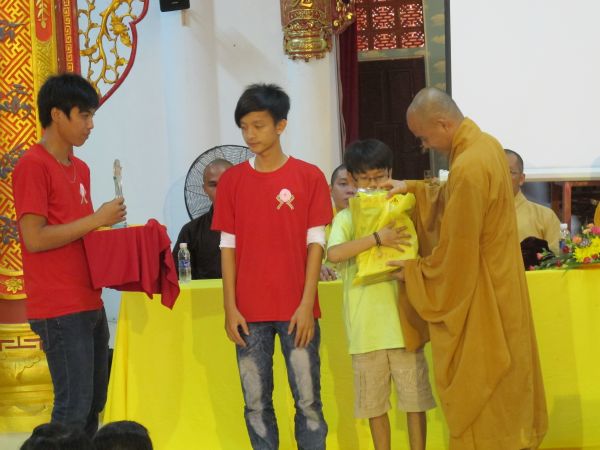 Đồng Tháp: Đong đầy cảm xúc lễ bế mạc khóa tu Tuổi trẻ &amp; Cuộc sống lần VII
