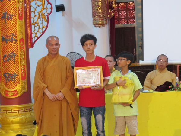 Đồng Tháp: Đong đầy cảm xúc lễ bế mạc khóa tu Tuổi trẻ &amp; Cuộc sống lần VII