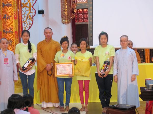 Đồng Tháp: Đong đầy cảm xúc lễ bế mạc khóa tu Tuổi trẻ &amp; Cuộc sống lần VII