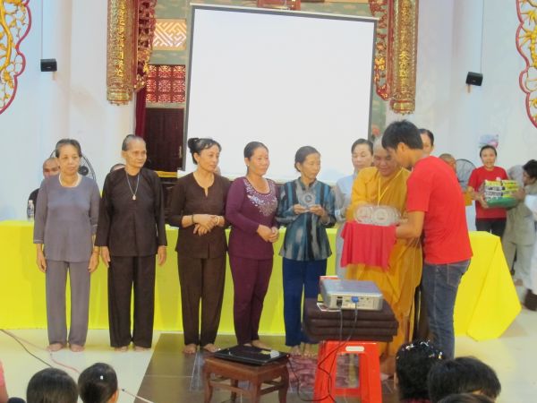 Đồng Tháp: Đong đầy cảm xúc lễ bế mạc khóa tu Tuổi trẻ &amp; Cuộc sống lần VII