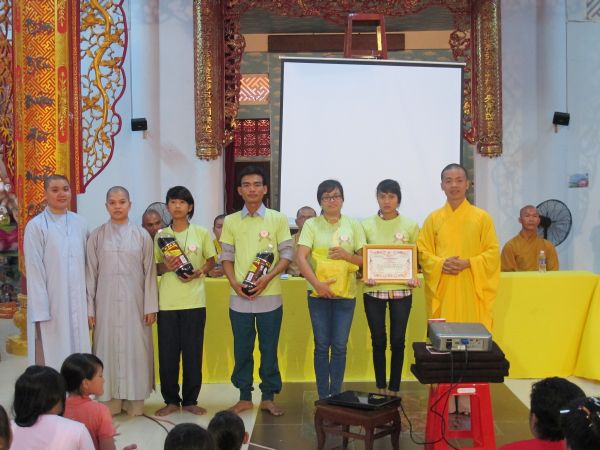Đồng Tháp: Đong đầy cảm xúc lễ bế mạc khóa tu Tuổi trẻ &amp; Cuộc sống lần VII