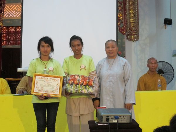 Đồng Tháp: Đong đầy cảm xúc lễ bế mạc khóa tu Tuổi trẻ &amp; Cuộc sống lần VII
