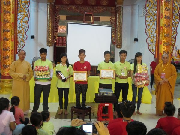 Đồng Tháp: Đong đầy cảm xúc lễ bế mạc khóa tu Tuổi trẻ &amp; Cuộc sống lần VII