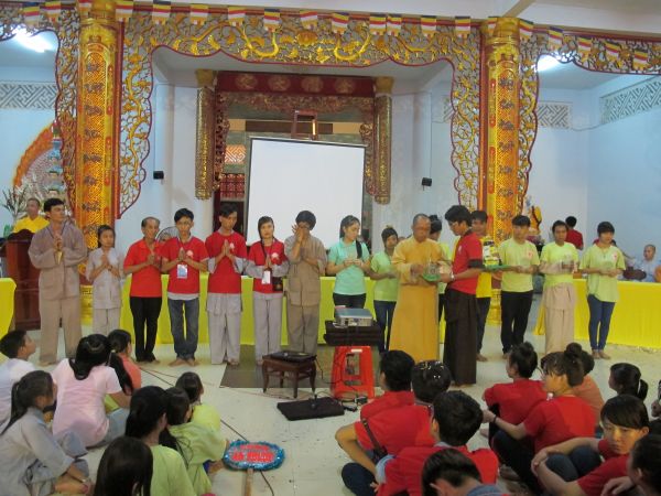 Đồng Tháp: Đong đầy cảm xúc lễ bế mạc khóa tu Tuổi trẻ &amp; Cuộc sống lần VII