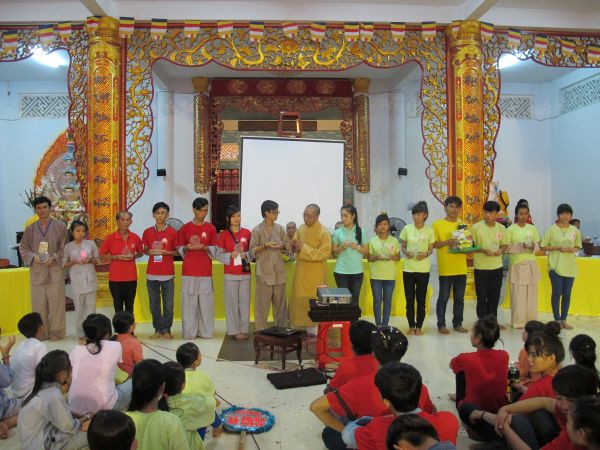 Đồng Tháp: Đong đầy cảm xúc lễ bế mạc khóa tu Tuổi trẻ &amp; Cuộc sống lần VII