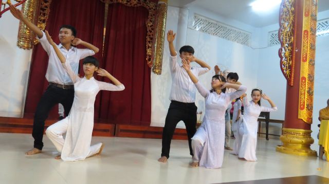 Đồng Tháp: Chùm ảnh sôi động đêm lửa trại &amp; chương trình “Đi tìm tài năng trẻ”