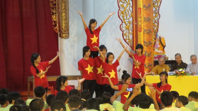 Đồng Tháp: Chùm ảnh sôi động đêm lửa trại &amp; chương trình “Đi tìm tài năng trẻ”