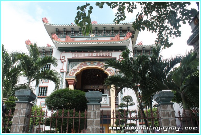 TP. HCM: Quan Âm tu viện cúng dường trường hạ