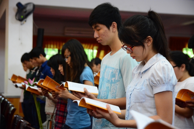 TP. HCM: lễ cầu nguyện và tư vấn mùa thi năm 2014