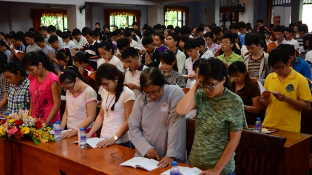 TP. HCM: lễ cầu nguyện và tư vấn mùa thi năm 2014