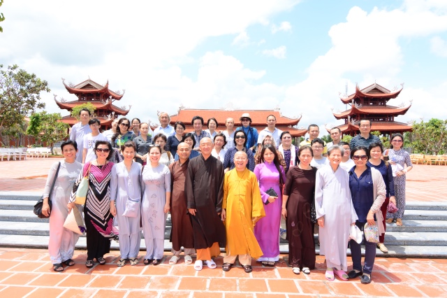 Quỹ Từ thiện Đạo Phật Ngày Nay: Cúng dường trường Hạ các tỉnh Miền Tây