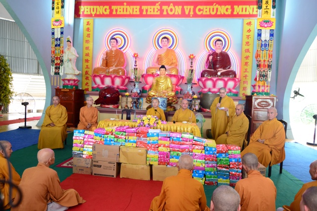 Quỹ Từ thiện Đạo Phật Ngày Nay: Cúng dường trường Hạ các tỉnh Miền Tây