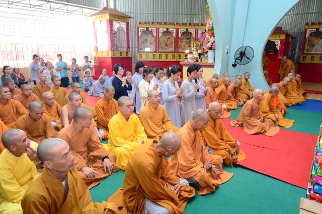 Quỹ Từ thiện Đạo Phật Ngày Nay: Cúng dường trường Hạ các tỉnh Miền Tây
