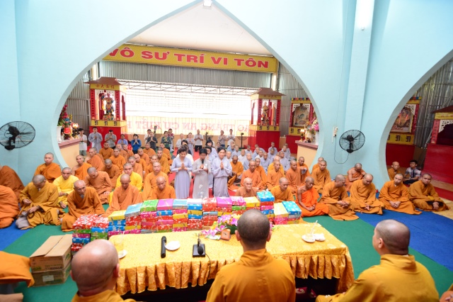 Quỹ Từ thiện Đạo Phật Ngày Nay: Cúng dường trường Hạ các tỉnh Miền Tây