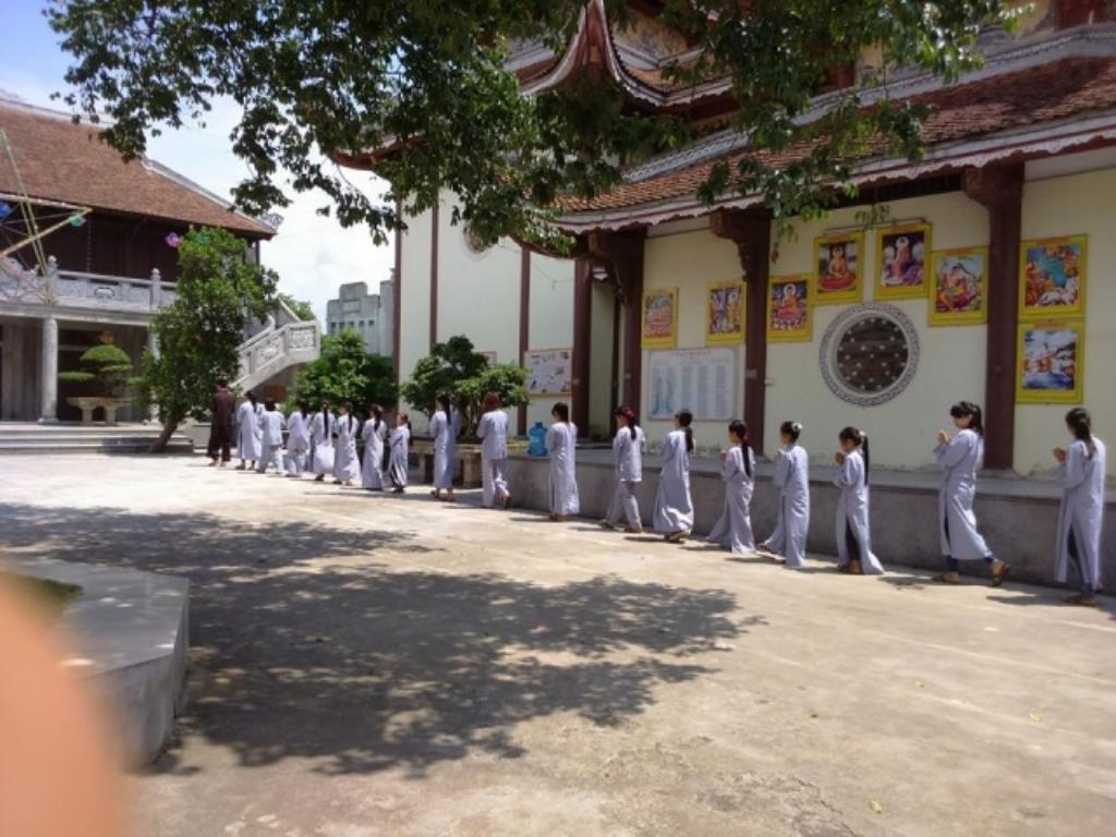 Thái Bình: Gần 100 bạn trẻ về chùa Ứng Linh dự tu một ngày