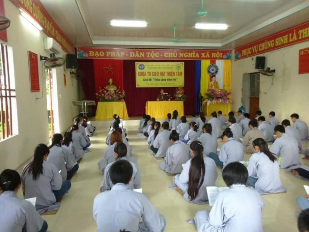 Thái Bình: Gần 100 bạn trẻ về chùa Ứng Linh dự tu một ngày