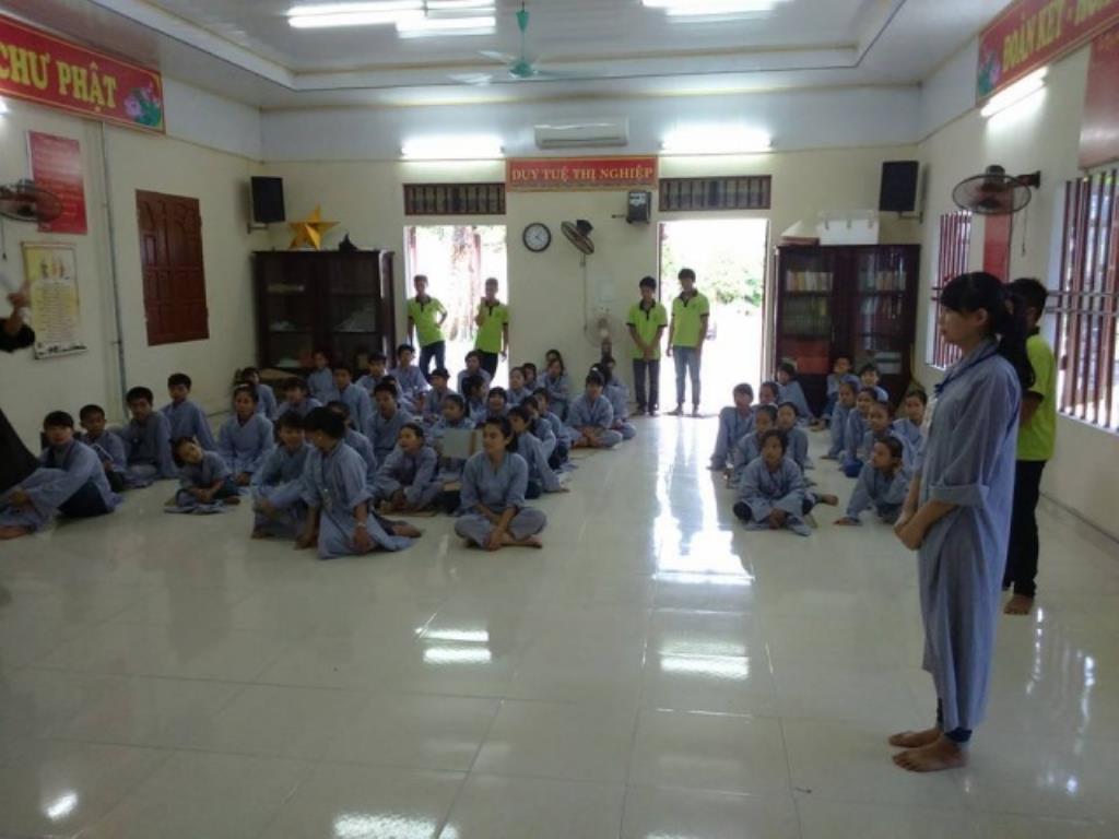 Thái Bình: Gần 100 bạn trẻ về chùa Ứng Linh dự tu một ngày